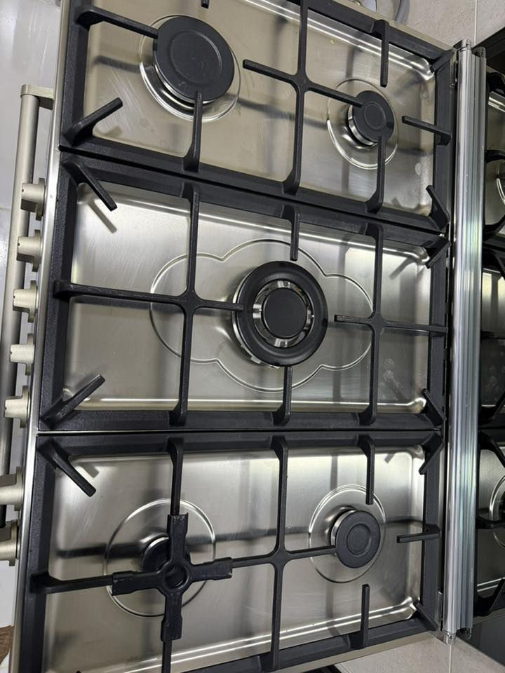 اغراض مستخدمه 15 يوم فقط درجه اولى
سبب البيع السفر ومستعجل على البيع 

ثلاجه LG ضمان 10 سنوات
25 قدم 

غسالة سامسونك 8 كيلو ضمان 20 سنه 

تخم قنفات طبي 5 مقاعد

طباخ إيطالي 5 عيون 

كاونتر حجر طبيعي قياس 2 متر 

للأستفسار فقط وتساب متوفر 
***********
