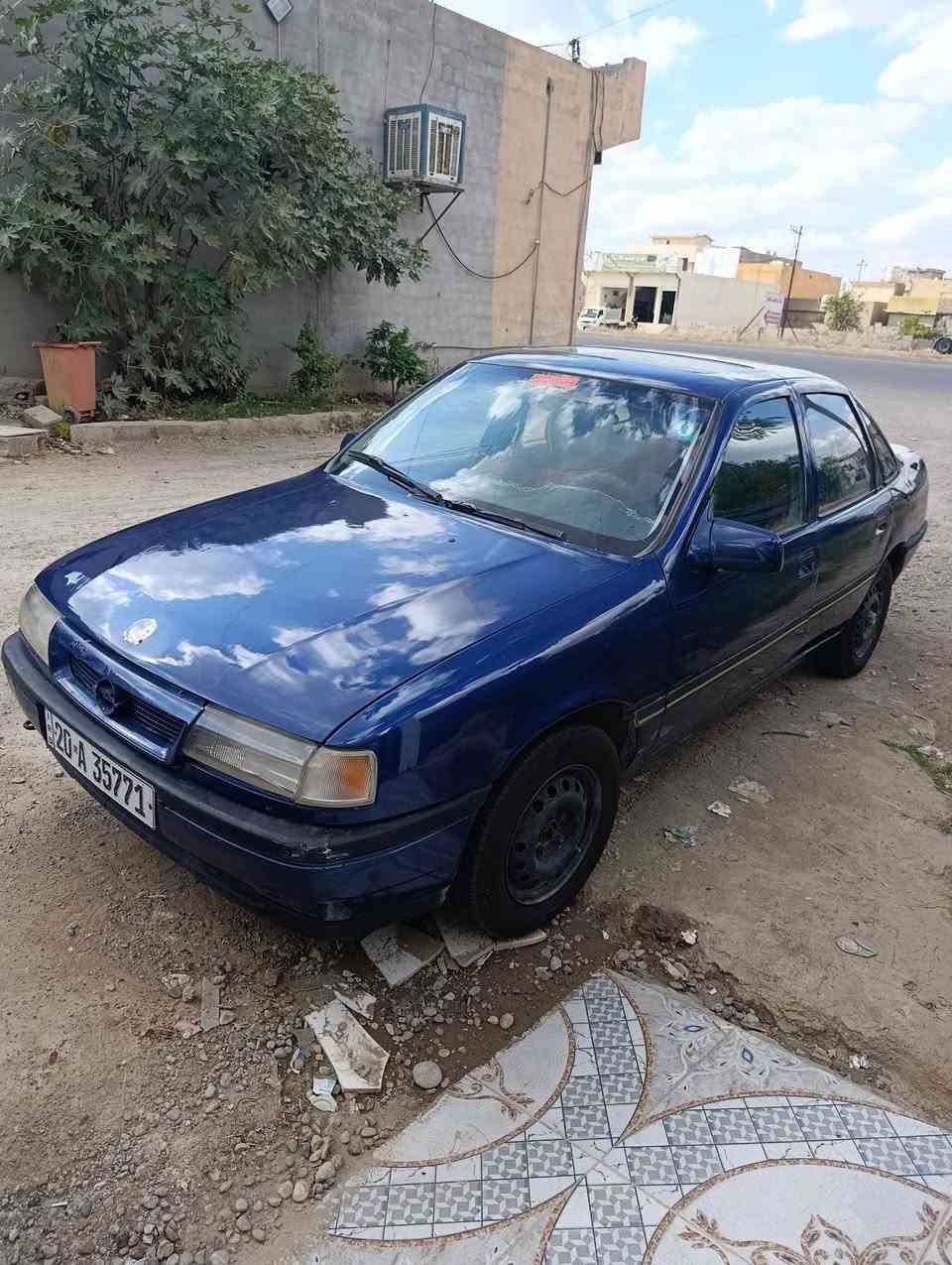 السلام عليكم اوبل فكتره موديل 92
مشروع وطني لغايه 29
كير عادي 
محرك 18 
دفتر بانزين 
سياره حلوه ضربه قوي مابيها فقط هاذا الجامرلغ الامامي  امام العين 
شرط التحول فقط وكاله ماكو لان صاحب السياره يحول

السعر 37 وبيها مجال قليل 
***********
