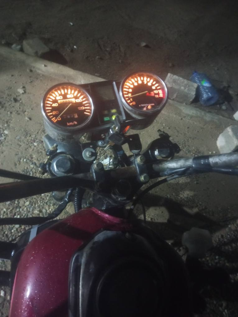 السلام عليكم.ستوته للبيع . محرك مجفت جديد .كابريتر وباتري جديد .تايرات جدد شديتهن .بلاجكتورات اماميه شغاله .يعوزها كشن وبك لايت مكاني تكريت.. الخنك.السعر ٥٠٠ بيها مجال 
***********
