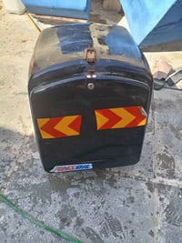 للبيع صندوك مال دلفري نضيف كامل حتى الراصطه والسبرنكات وياه سماعات بيه...