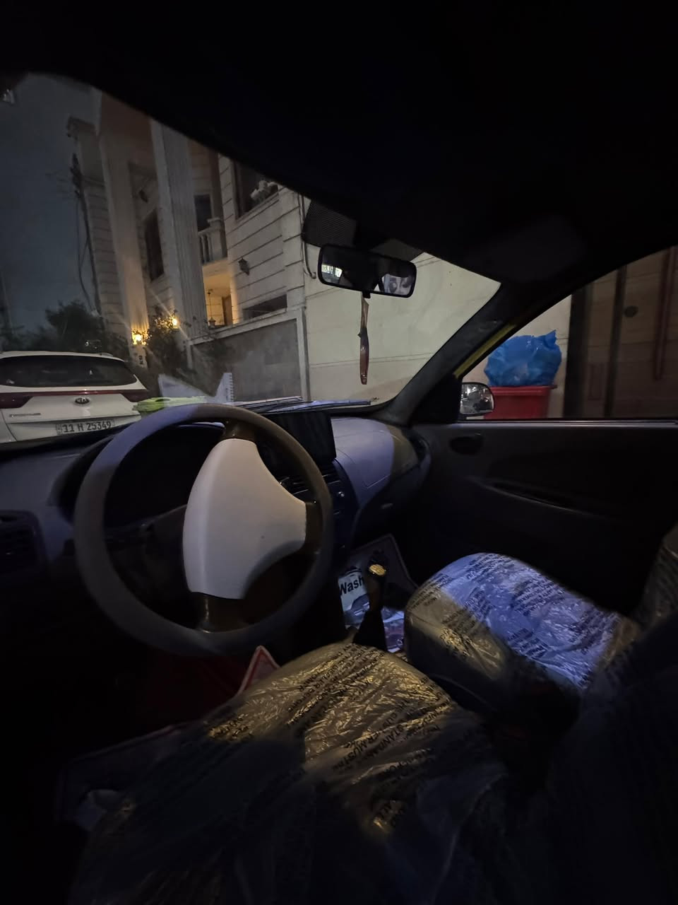 سلام عليكم 
بغداد منصور  رقمي ***********
2017 سنويه جديده 
سياره طيبه مكينه جديده وكير جديد وتبريد كوله جديد كمبريسر فريز وراديترات 2 تبريد ثلج وبسمي ومصفره سياره للبيع 38
