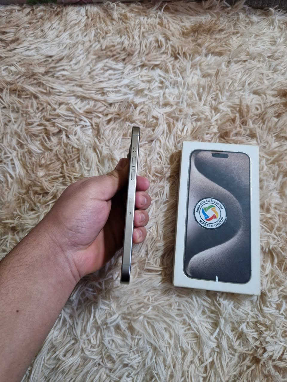 للبيع ايفون 15 برو ماكس ذاكرة 256 بطارية 89 جهاز ماستر لووك حييل نظيف مامفتوح فقط بي نقطه سوده صغيره بالشاشة بس ضمان ماعليها اي شي سعره 700 الف وبي مجال


**إذا كنت صاحب هذا الإعلان وتريد حذفه لأي سبب، رجاءا أرسل رسالة إلى الدعم الفني**