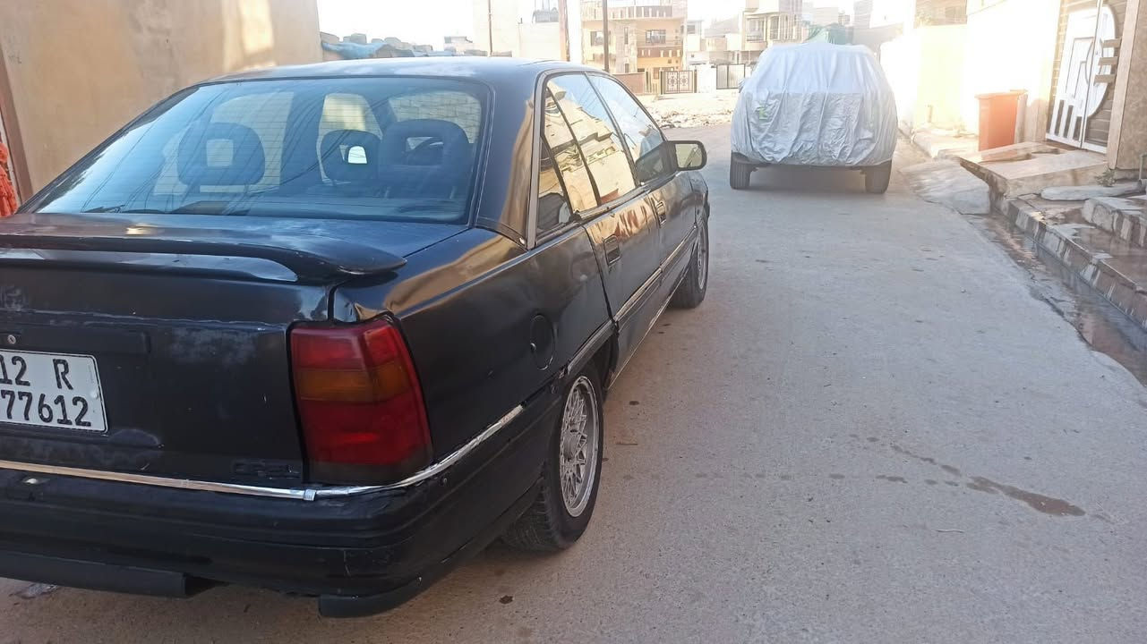 سيارة اوميكا للبيع السعر 25ورقة موديل 92حجم 20محرك كير طخم خير من الله كابون بانزين شرط التحويل عنوان موصل الايسر حي القاهره للاستفسار رقم صاحبه السيارة ***********بي واتساب كلو من طرف المندوبه روان
