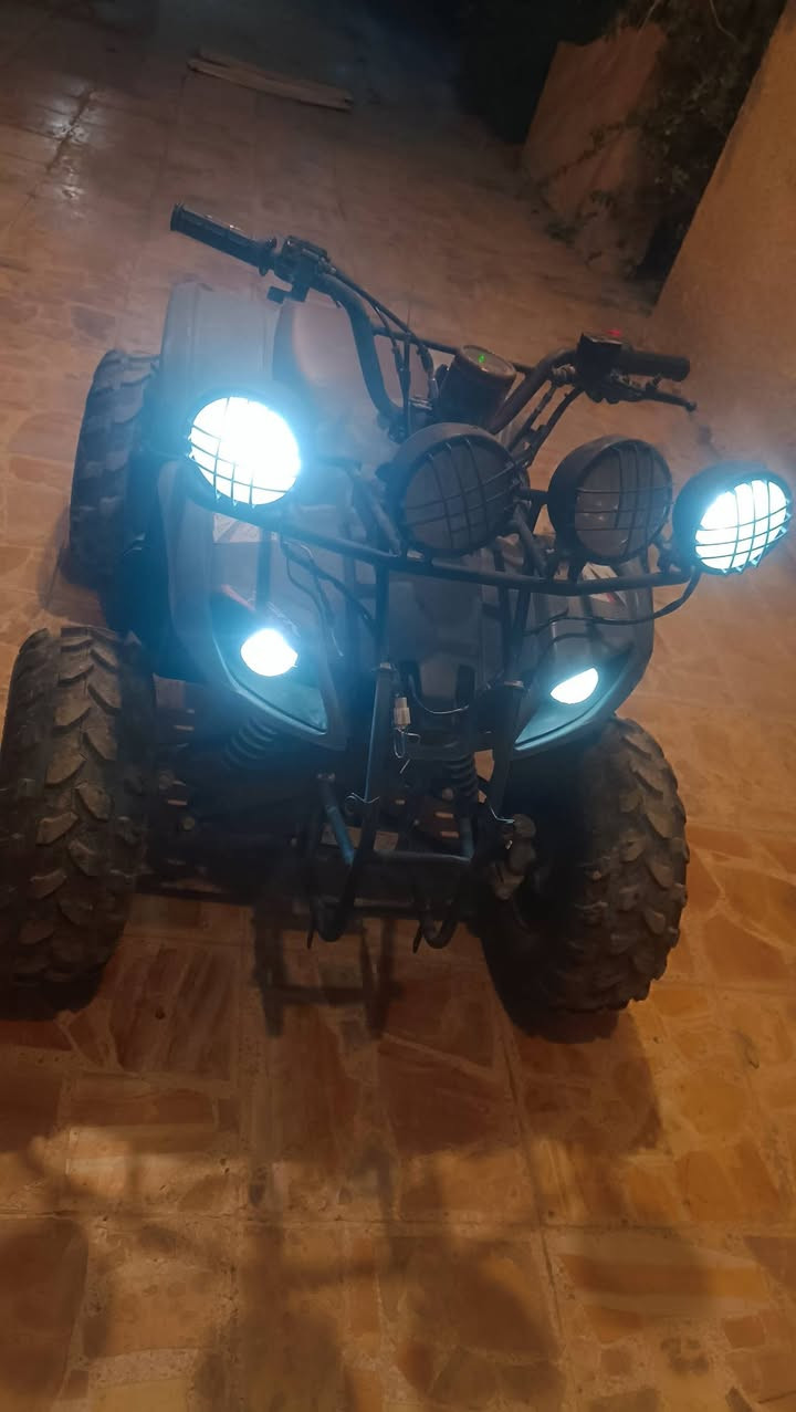 للبيع رباعيه استعمال قليل السعر ٥٠٠ الف العنوان بغداد ***********
