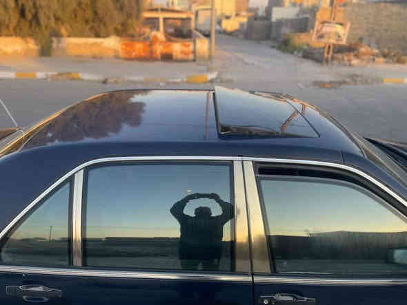 السلام عليكم مارسيدس للبيع موديل93محرك بلادي سنويه27 اسمي شرط تحويل سعر65بيه مجال قليل مكان واسط قضاء الحي ***********/***********
