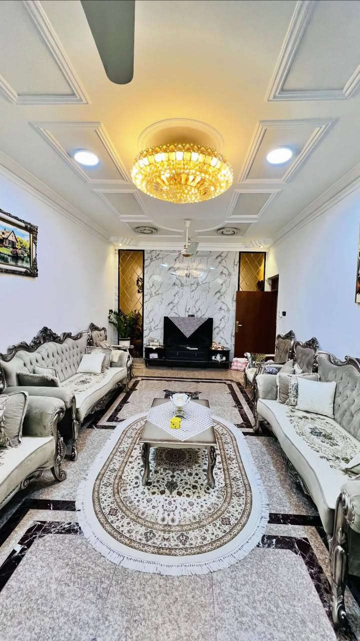 دار للبيع
المساحه الكليه 270م
الوجه 13.50 والنزال 20 م
بناء جديد 2019 
طابقين 
غرف نوم عدد 4 
إِستقبال ، هول ، صاله ، مطبخ ، حمامات (2)داخل وخارج وحديقه صغيره وكراج شارع 10م 

الموقع : الرمادي التأميم 30 تموز القادسية الأولى 
قُرب رُكن المدينة .

للأستفسار الأتصال على الرقم : ***********
