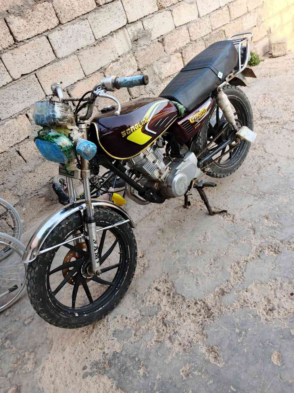 للبيع هذا رقمي واتساب وتصال السعر  300 ***********
