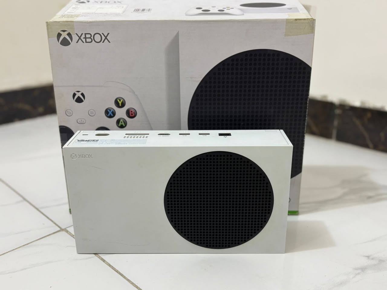 اكس بوكس سيرس اس اخو الجديد
مع ubs 
وجوستك اضافية مع
 شاحنة يدة
واشتراك گيم باس مفعل 5اشهر
السعر 470 وبي مجال 
للتواصل ***********
العنوان كربلاء
