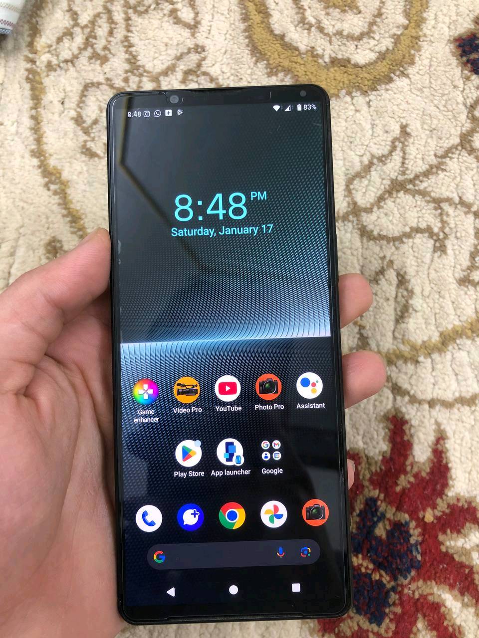 كركوك 
حي عدن 
Sony Xperia 1 v 
كل الالعاب 120 فريم
كاميرا سوني معروفة
بطارية 5000
معالج snapdragon 8 gen 2 وحش الالعاب 
شاشة 4k OLED مستحيل تلگاها بغير تيليفون 
ذاكرة 256 رام 12 وتكدر تضيف مساحة تخزين إضافية 
مدخل سماعات 