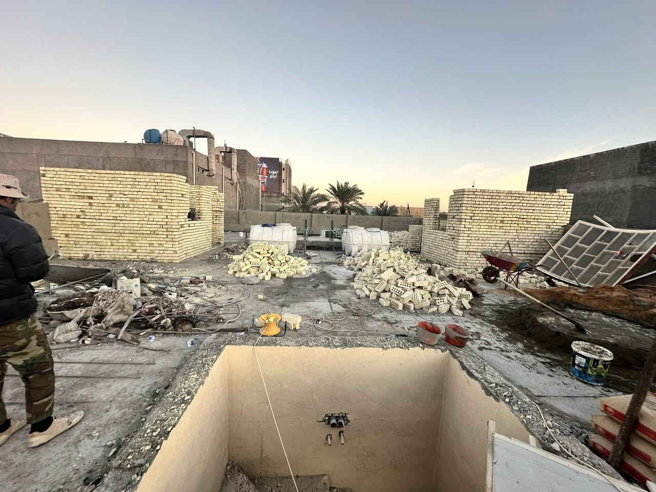 خلفه بناء ثرمستون وطابوك وبلوك وعكاده ولبخ تشميع وترميم 
***********
***********
