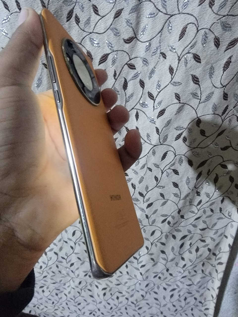 السلام عليكم هونر X9b ذاكره 256 جهاز مكفول مامفتوح ونظافته  حلوه فقط بي فطر بجامه مال العدسه مال التصوير وتبديلها ب10 الف جهاز بدون ملحقات بس كفر وياه السعر 225 وبي مجال لشراي الاستفسار خاص او وتساب ***********
