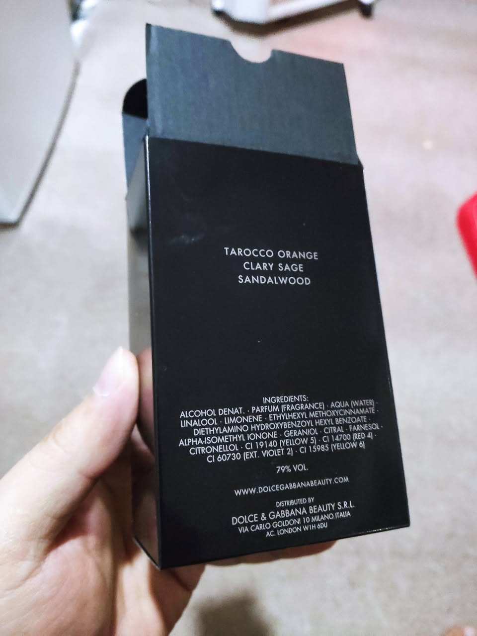 السلام عليكم 
Dolce&gabana the one edp اصلي وكاله مع ضمان استعمال 5 رشات فقط الي من بابل ومهتم يتواصل وياي والسعر مانتختلف ان شاء الله ***********
