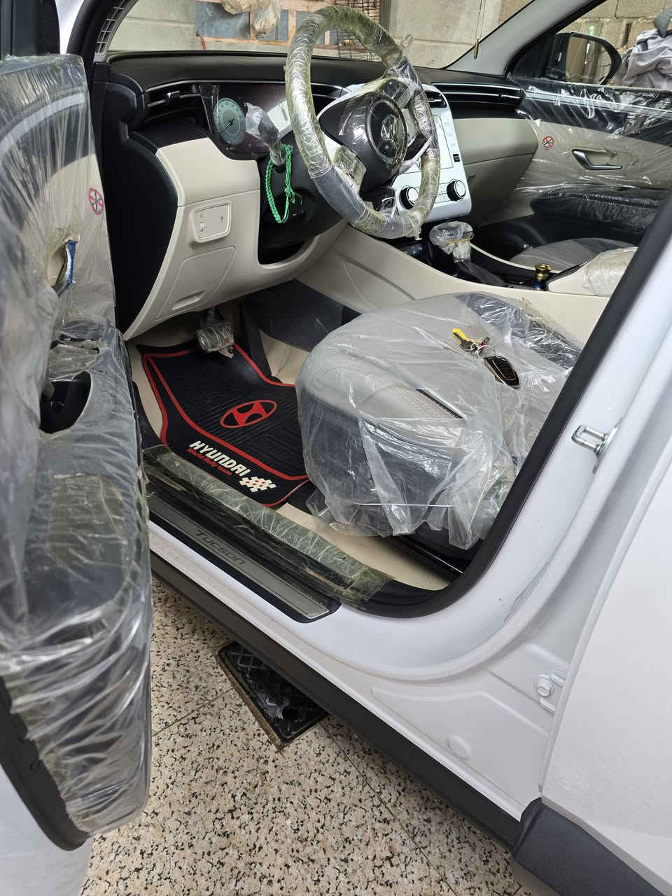 توسااان 2024
وارد خليجي/اللون ابيض/رقم بغداد  محرك2000/ دووش جديدة فول مواصفات عدا البنوراما
السياره كفاله
ماشيه 15 الف 

كراسي كهربائي

حساسات أمامية خلفية

بصمة

اشاير بالمري

دخول ذكي

هاند بريك بصمة

ثلاث أنظمة قيادة ايكو/سبورت/نورمال

شاشة ايباد

شاحن واير ليس مع منافذ uspامامية خلفية

قطعتين تبريد

تحكمات ستيرن جهتين

كامرة 

بردات خلفي

الجام اوتو

مثبت سرعة

مري شفط

لايتات دوارة امامية فولLED

زنون لد امامي خلفي

---------------------------------

السياره أقساط  رقم بغداد حاضر للوكالة

السعر 190

عنوان البصره***********
