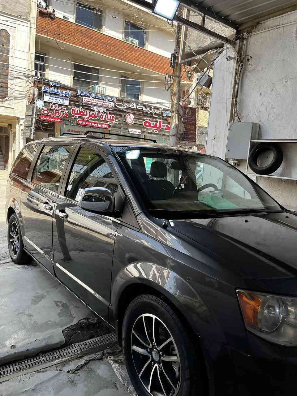 السلام عليكم دوج كرفان 2019 gt فول مواصفات السياره البيبان كهرباء صندوك كهرباء كشنات منفصله 3 قطع تبريد تبريده ما شاء الله وحادثه موجود بالصور سياره عائليه ومال شغل ومنضومه غاز السياره ماشيه 117600mile سعر السياره 165$وهاذه رقمي ***********
