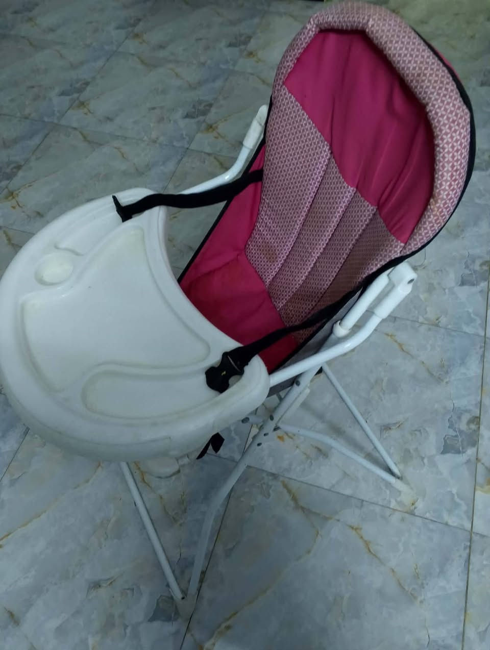 السلام عليكم
سرير أطفال نظيف
مع كرسي أطفال
للبيع


**إذا كنت صاحب هذا الإعلان وتريد حذفه لأي سبب، رجاءا أرسل رسالة إلى الدعم الفني**