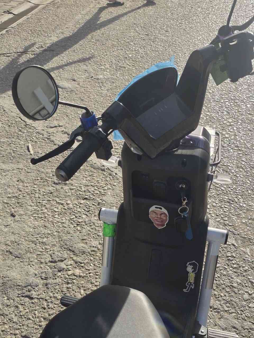 سلام عليكم بايسكل شحن مديل 2025 حجم 20  يتكون من 4 بطاريات وبيه زنون عالي ناصي وبيي اشاير جديد  السعر 500  بيه مجال المكان النجف ((كوفة))  اتصال على الرقم ***********
