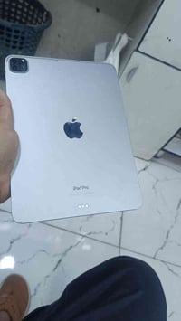 ايباد 11 برو 2022 ذاكرته 256 بطاريه 92 معالج M2 سعره 775 مكانه بغداد م...
