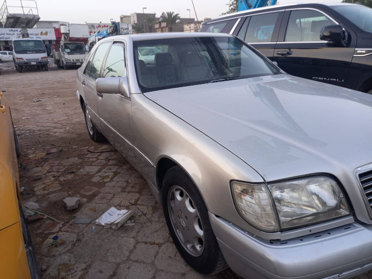 السلام عليكم
مارسيدس W140
للبيع فقط بدون مراوس
S 300 مكينه عدله تابوت نوزلات  مو عنكبوت 
اللون سلفر غير محدد مصبوغه جديد 
موديل 91
رقم بغداد
فتحه سقف
داخل مخمل لون رصاصي بلون السياره نظيف جدا 
كير ومكينه بحاله جيده صدر امامي وخلفي مبدلهن 
التايرات الاماميه جديده 
التايرات الخلفيه نظيفه 
منضومة بانزين جديده 
مكان السياره بغداد 
رقم ***********
السعر 51 وبيها مجال كلش قليل
