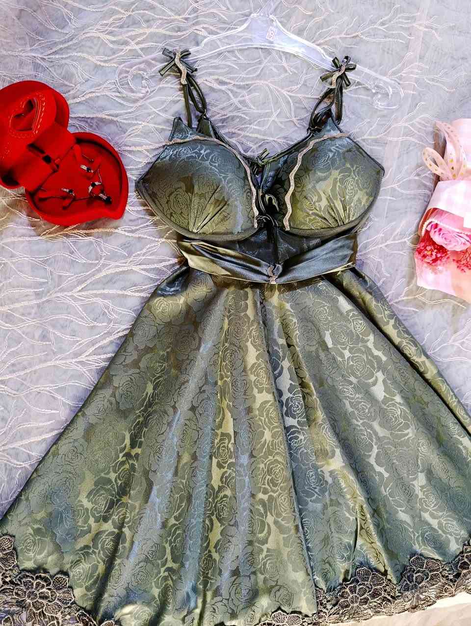 تخفيضات أخر قطع سعر الحالي(18)الف السابق25 السعر المديل الطويل23 الف من كل لون باقي قطعة وحده الحگو عل التخفيض


**إذا كنت صاحب هذا الإعلان وتريد حذفه لأي سبب، رجاءا أرسل رسالة إلى الدعم الفني**