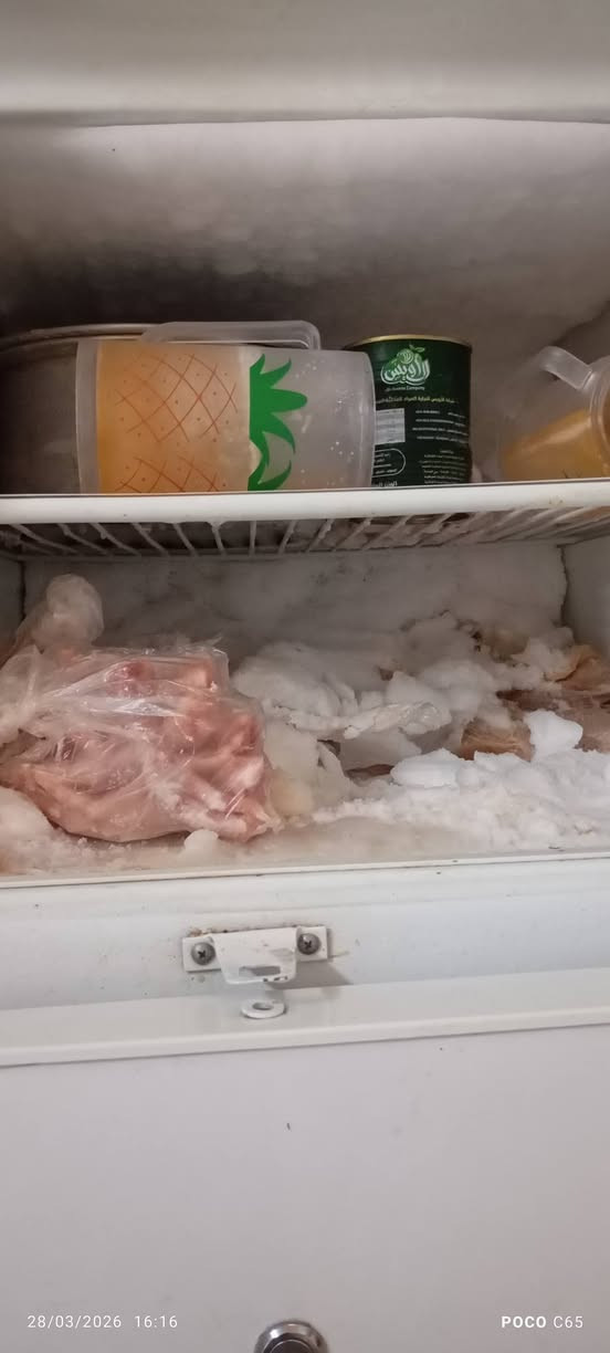 ثلاجة للبيع نظيفة وشغالة وسعرها جدًا مناسب مكانهة بغداد المشتل لا يوجد توصيل ***********
