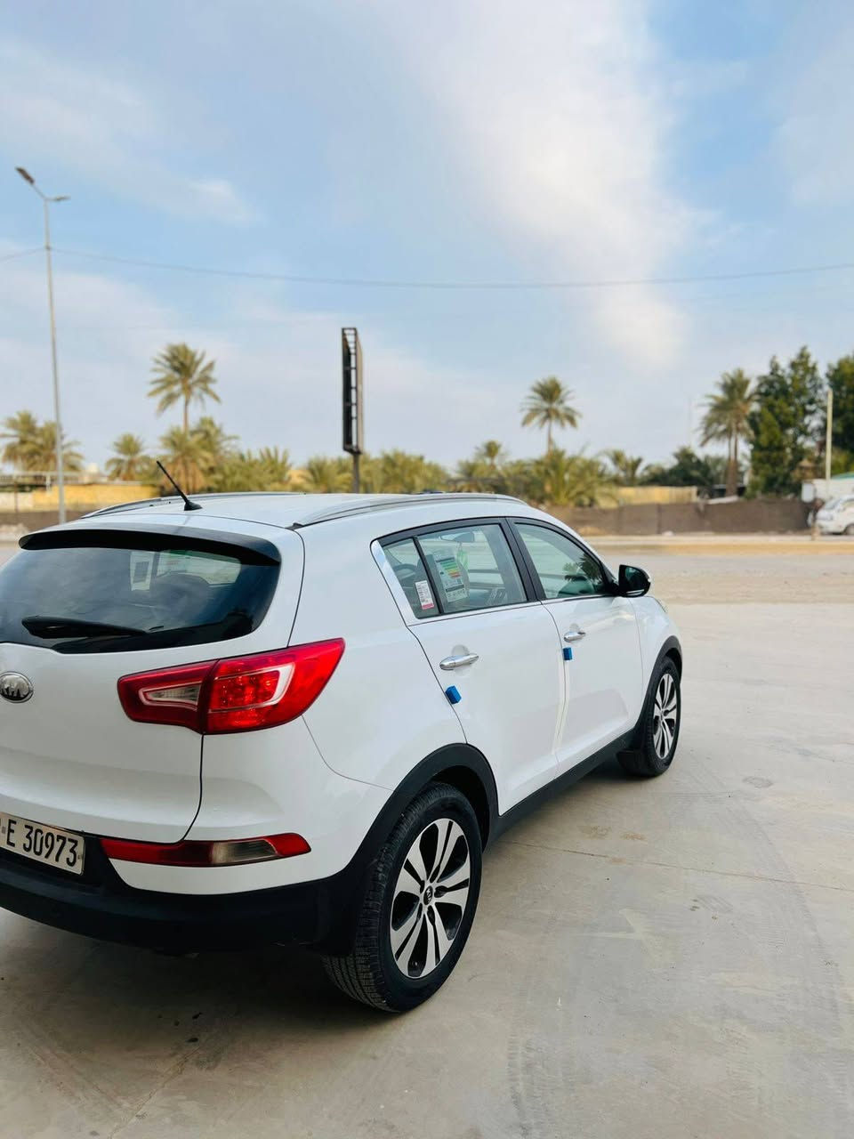 السلام عليكم سبورتج خليجي موديل ١٣ شكل ١٤ ماشيه ١٧٠ السياره كفاله عامه من كلشي عدا شبرين صبغ اباب السايق أثر شخط مكينه دوش برغي مامفتوحه بيها كير حداديه تخم تاير تبريد اسبير مانازل السياره جديده كلش ع وضع البلاد استخدام شخصي من هي زيرو لحد الان رقم أربيل دولي سعرها ١٥٥ بيها مجال بصيط مكاني بابل الحمزه رقمي ***********
