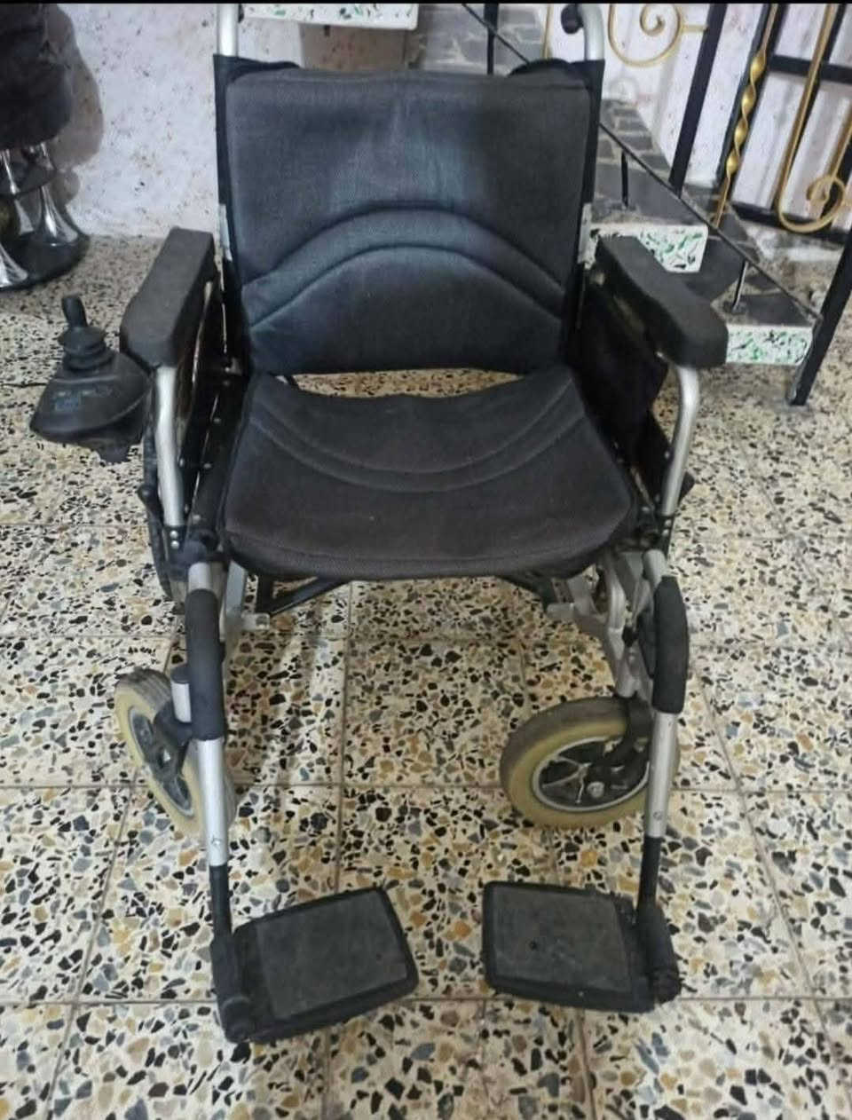 للبيع كرسي كهربائي يشحن ١٢ ساعه مستخدم شهرين فقط ب٤٠٠


**إذا كنت صاحب هذا الإعلان وتريد حذفه لأي سبب، رجاءا أرسل رسالة إلى الدعم الفني**