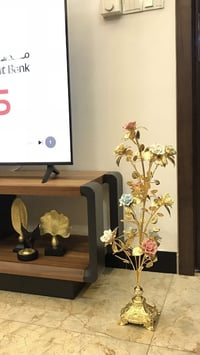 للبيع  07805906213 وردة ديكور  50 الف  ميز التلفزون 150 الف