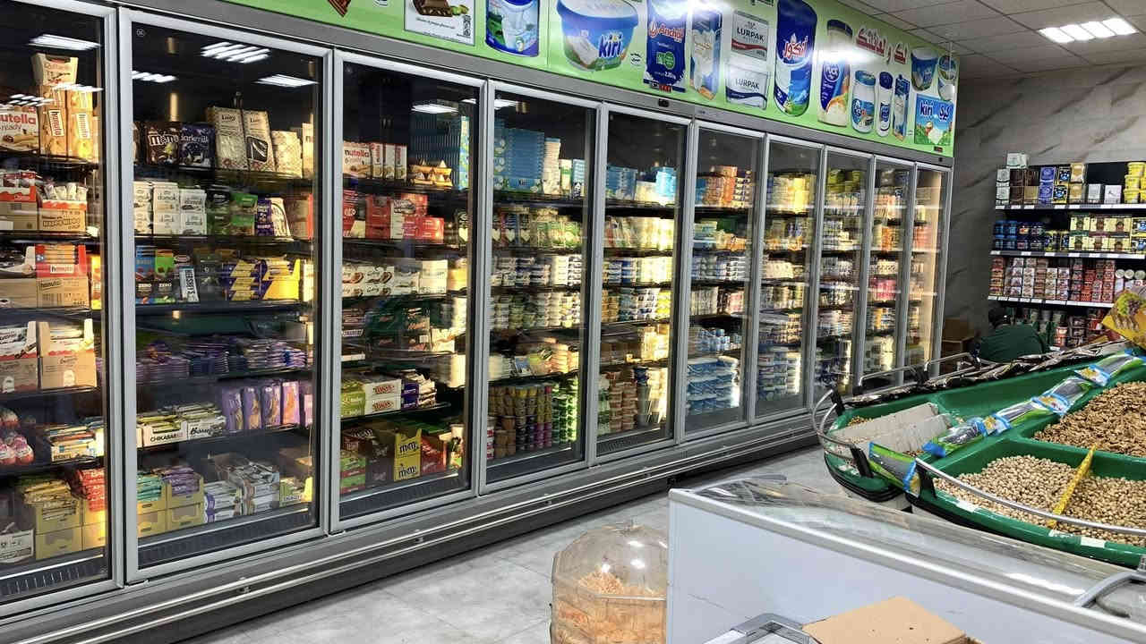 ✨ متوفر الآن | عارضات التبريد العامودية COSTAN ✨

فخامة إيطالية… وجودة تُرى قبل أن تُشرح.

🖤 تصميم أوروبي راقٍ
❄️ تبريد ثابت واحترافي
⚡ استهلاك كهرباء اقتصادي 

ليش Costan هي الخيار الافضل ؟
✔️ أبواب زجاجية ثلاث طبقات بعزل قوي
✔️ مواد أولية مكلفنة مقاومة للزنجار والصدأ
✔️ مقاومة لحمضيات الألبان والأجبان
✔️ توزيع هواء متوازن لكل الرفوف
✔️ عرض عصري يزيد جاذبية المنتجات وزيادة المبيعات

🔧 بإشراف Winter Cooling Systems
✔️ عارضات بمواصفات اوربية مناسبة لأجواء العِراق . 
✔️ ضمان صيانة مجانية موقعية لمدة سنة كاملة. 

📞 الكمية محدودة | احجز الآن
0771 241 8032
0780 973 3137

📍 أربيل – طريق الگوير
