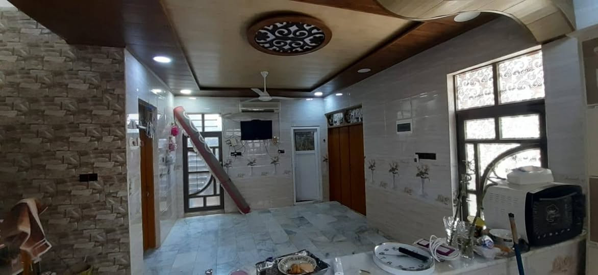 دار  طابق واحد 220 م مقابل بوابه المطار الخروج  بناء حديث مشمول بالتطويب فقط ترويج معامله عند فتح التسجيل 

يحتوي على غرفتين وصاله ومطبخ واستقبال وصحيات داخلية وخارجية وحديقه دار 
ارضيه مرمر صب مسلح طابوق جمهوري اشراف مهندس مكان مميز وقريب جدا عن شارع المطار الجديد

__العنوان المكتب /النجف الاشرف _حي العدالة _شارع المستوصف 
 
نستقبل جميع العروض التجارية في كافه احياء النجف اداره مكتب الميار للعقار 

🟨للاستفسار الاتصال على الرقم التالي او مراسلة الصفحة 
 
📞 عباس الجنابي ***********
📞عباس هاتف الشايب ***********
