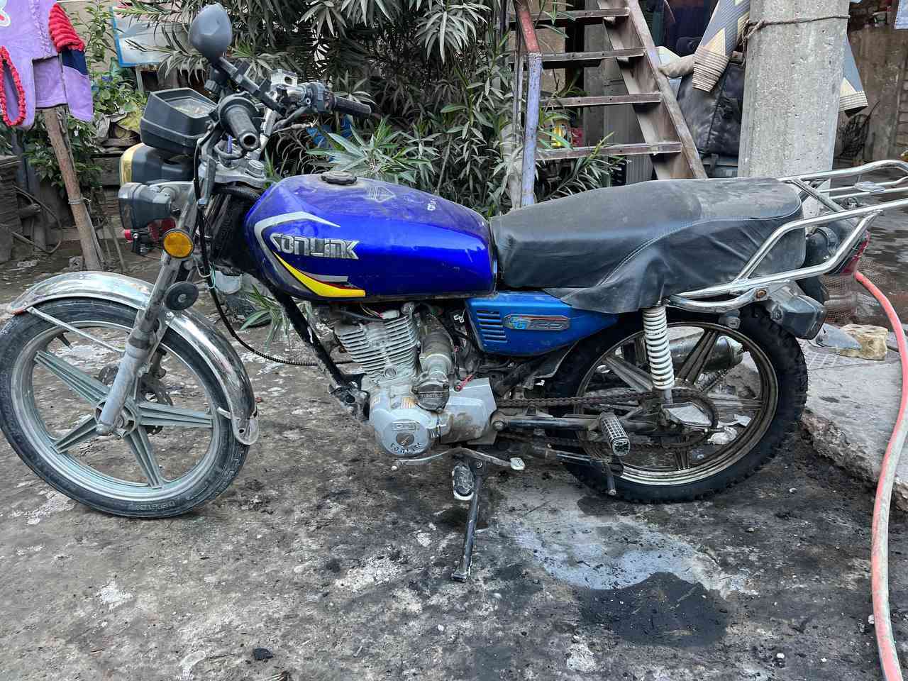 سلام عليكم دراجه ايراني 5كير للبيع رايدهة ب550وبيهة مجال عنواني البياع المعالف  الدراجه نقصهة لايت امامي وبكلايت كيجات ميشتغلن كهربائيات كلهة شغاله اشاير عالي ناصي دبل اشارة هورن ڱڵـه  شغال كلج جديد واير كلج جديد تاير خلفي جديد الاتصال علرقم +بي واتساب ***********
