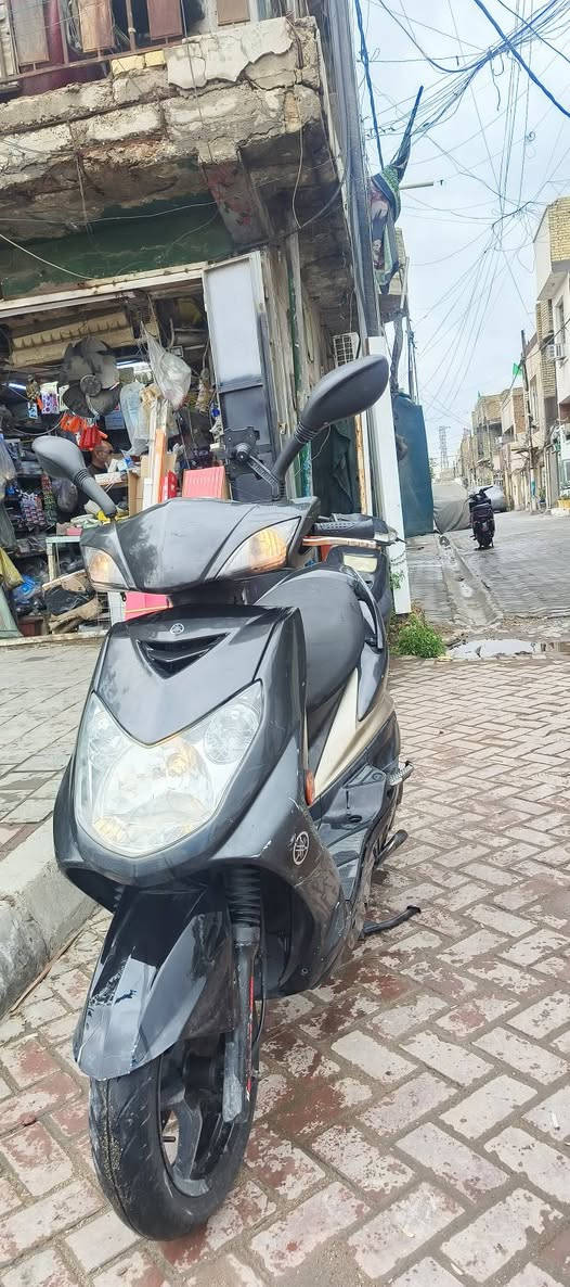 سلام عليكم
للبيع دراجه سكنس فحل لون زيتوني 

دراجه وكاله نضيفه جدا  جكليته 

مكفوله من طول لطول 

محرك ناعم الله شاهد خرسه 

   شرط محرك ممفتوح 

ماشيه 63 الف مثل ما وضح بل صوره 

بريكات دسك امامي بنز  خلفي 

كهربائيات كامله نكره سلف 

كيجات مال بيت عقيل

دبلات ممتازه 

للعلم صاليه 7 اشهر 

المكان بغداد المدينه الصدر  

سعر وتفاصيل على الرقم موجود 

***********
