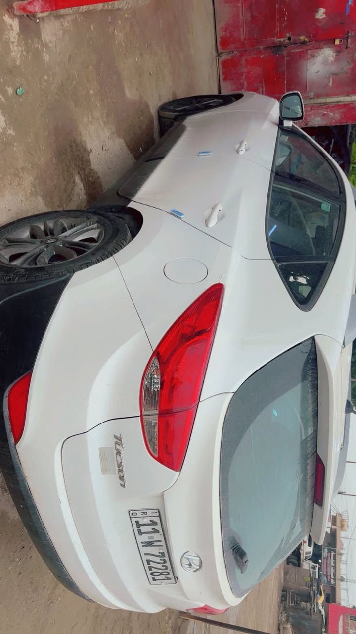 السلام عليكم
توسان للبيع موديل2015 خليجي ماشيه ١٤٠ 
أشاير مرايات/تحكّم ستيرن/تبريد قطعتين امامي خلفي /لايت زنون/تخم تاير جديد /رقم إنكليزي /هزه جديده بلسياره 
بيها ضربه جاملق امامي صفحه اليمنه والماصده مبدله والدعاميه الاماميه مبدله /
مكاني بغداد الدوره شارع ٦٠/ السعر ١٥٣ وبيها مجال 
هاتف ***********
