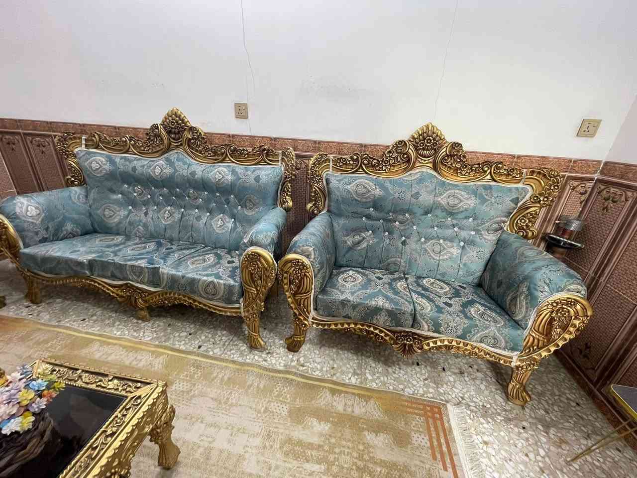 تخم للبيع ملكي ١٠ مقاعد نضيف تكمه جديد وياه طبلات ومفرش هديه السعر ٣٠٠ العنوان البلديات الرقم ***********
