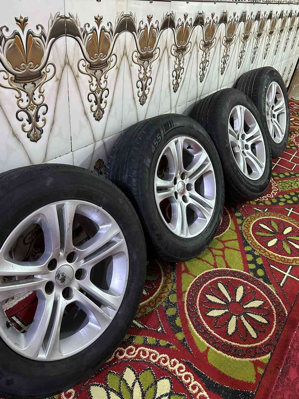 ويلات جارجر  حجم 17وتايرات   جدد    سعر 250 /***********
