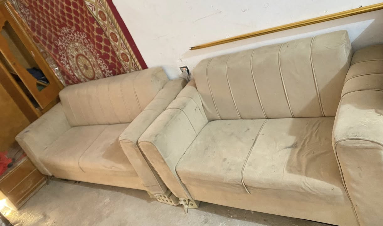 غراض مستعمله للبيع وبيهن مجال بيع مستعجل شوفه عينك بتصوير زاويه خشب 40وبيه مجال قنفات 3وكرسي ب90وبيهن مجال يردون دوشمه ورجلين فقط مرايه نضيفه ومابيه شي خشب ب50وبوفيه ب40الي يعجبه شي يتفضل خاص


**إذا كنت صاحب هذا الإعلان وتريد حذفه لأي سبب، رجاءا أرسل رسالة إلى الدعم الفني**