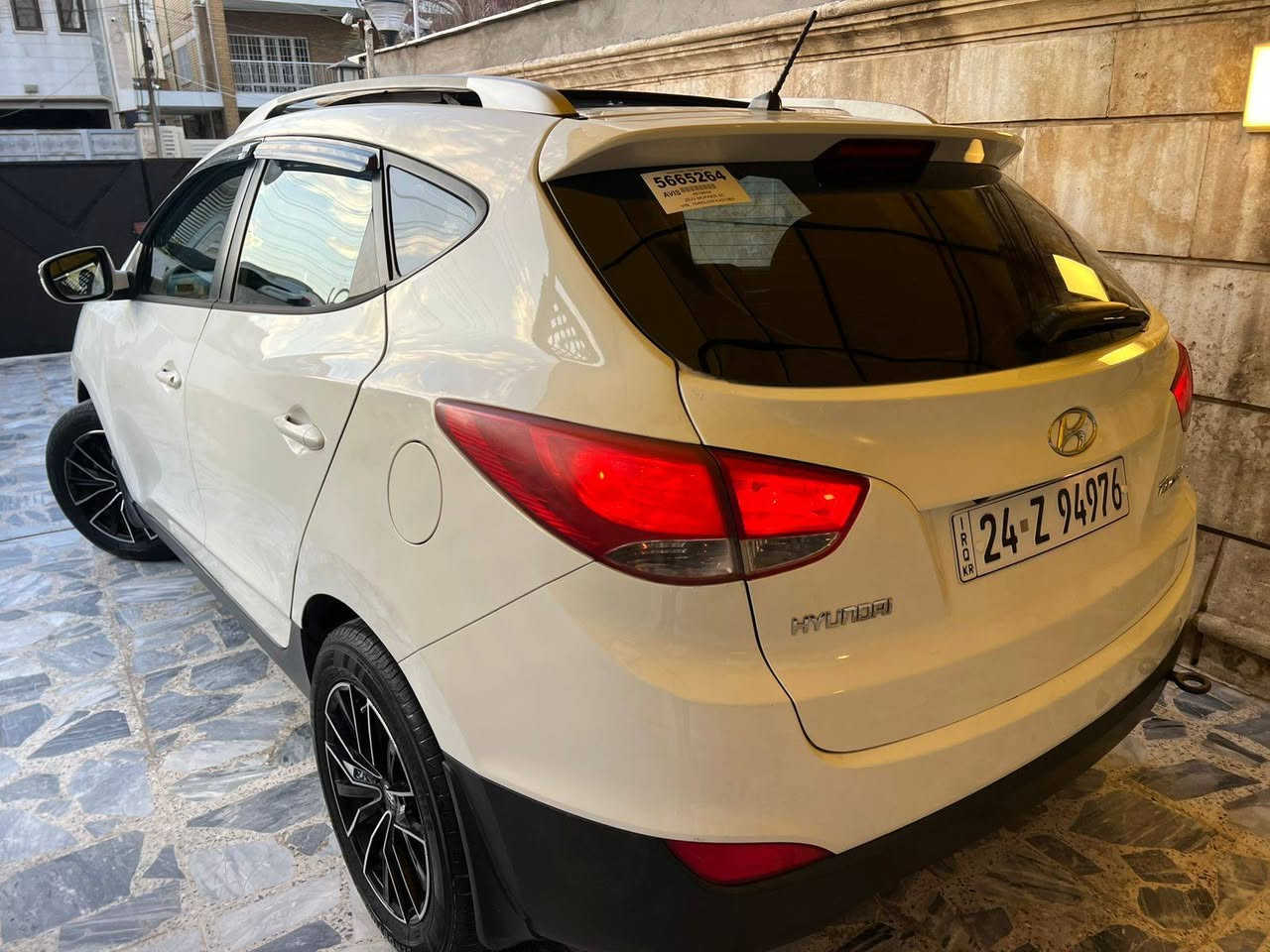 السلام عليكم 
للبيع توسان ٢٠١٢ خليجي رقم دهوك الجديد
فحص هزه كله جديد  سنويه جديد
السياره فول مواصفات 
بانوراما 
كشنات جلد قرميدي
ارضيه جلد
شاشه كامره
تبريد كله وظع شركه
وتحكمات ومكينه ٢٠٠٠ دوش المرغوب 
السياره بيه ٦قطع صبغ مكانات صبغ ابيعلك حزام
بدون دواخل
السعر ١١٢ وبيه مجال 
بغداد الكراده ساحه عقبه *********** بغداد, العراق
