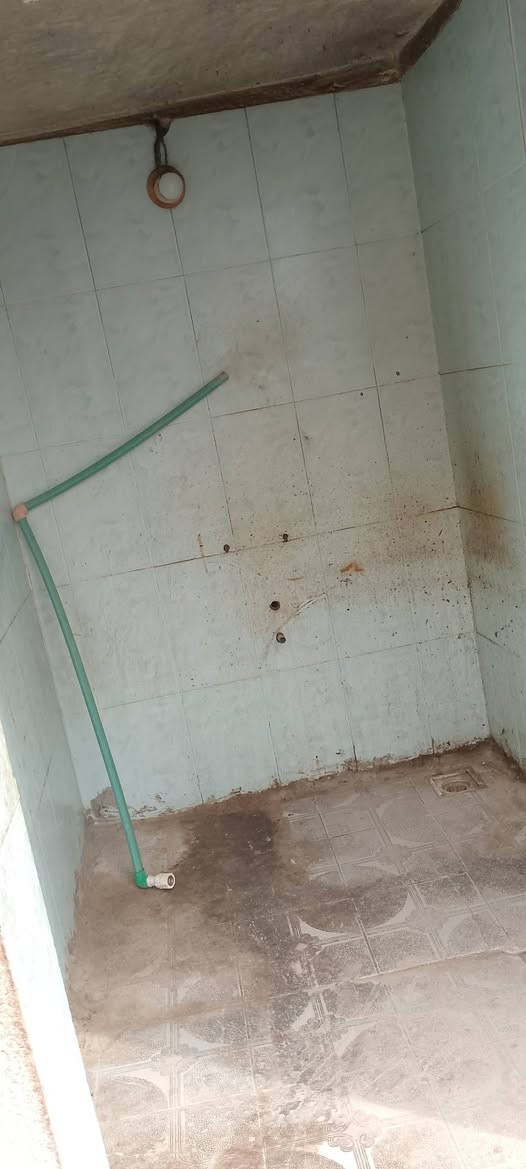 السلام عليكم 
بيت زغيرومرتب للايجار وسعر جدا مناسب
يتكون من ديوانيه 10امتار وصحيات 
العنوان بالشطره/السيديه
للتواصل *********** بي واتساب 
ا
