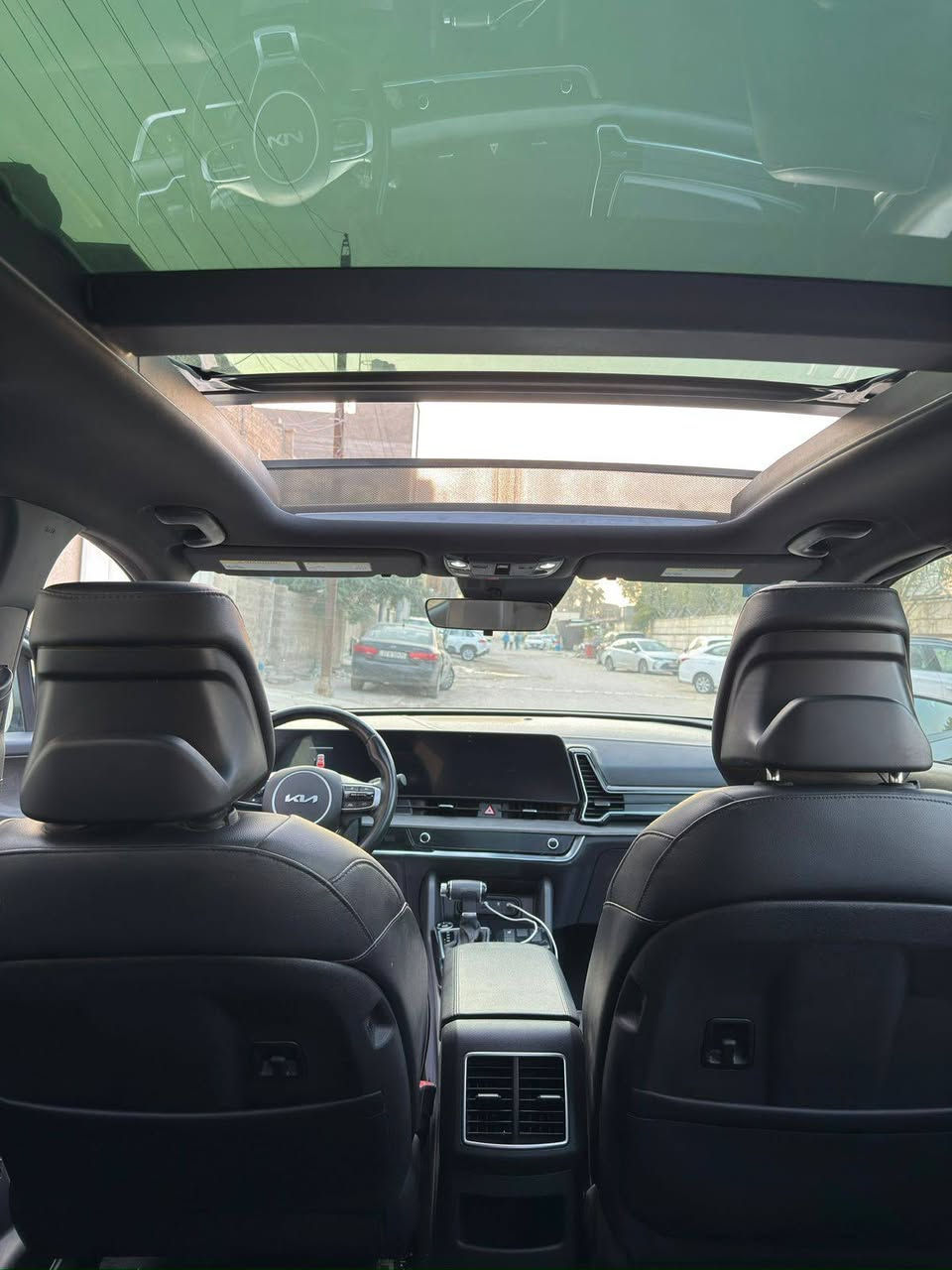 تحيه طيبه السلام عليكم ورحمة
سبورتج 2024 اكس لاين

المواصفات

بانوراما 

 بصمه ابواب وتشغيل عن بعد

 جنطه كهرباء

شاشه كبيره ايباد عل طول دشبول 

لدار نهاري هيلوجين

كراسي  جلد

كرسي كهرباء 

تحكمات فول 

مرايه داخليه عاكسه للضوء وبيها بوصله

ترحيب عند الاقتراب

شحن واير ليس

هندبريك بصمه

اتو هولد

كاميرا دواره

تشغيل عن بعد

حساس خلفي 

انضمة قيادة سبورت ايكو نور

ستيرن تدفئه 

كشنات تدفئه 

سستم صوت 

محرك 2500

جي بي اس 

تبريد قطعتين ثلج منفصل

حساس لايت واطارات

شاشه صغيره لعرض لعطلات

تبريد شاشه لمس

ويل كب 19 

رادار امامي وكاميرا تحديد مسار

رادارات خلفيه نقطه عمياء

اشاير مري

فور ويل 4x4

ماشيه 35 ألف 

حادث موضوح صور صبغ باب صدر باقي فقط 

رقم بغداد دولي باسمي تحويل مباشرة سنويه هزه جديد 

السعر 235 ورقه وبيها مجال 

أي استفسار رقم صاحب السيارة 

*********** 

مكان بغداد كرخ المنصور
