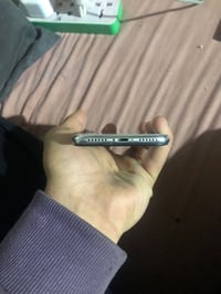 ايفون اكس • ٢٥٦ • شاشه مفطوره