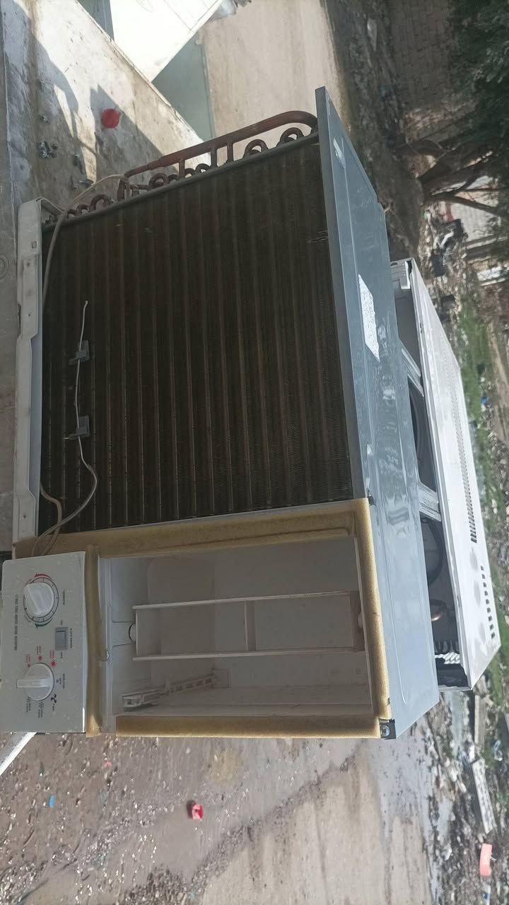 مكيفات وادي طنين حديث تدفئه وتبريد مشتغل 5 اشهر بالصيف والتدفئة مامشغليها خلاص شغال تدفئه وتبريد شرط الفحص t3روتري مخصص للأجواء الاكثر حراره يسحب 7 امبيرات للبيع السعر 300 الواحد ويرهم مراوس بسبلت عاطل أو مكيف عاطل حسب الاتفاق


**إذا كنت صاحب هذا الإعلان وتريد حذفه لأي سبب، رجاءا أرسل رسالة إلى الدعم الفني**