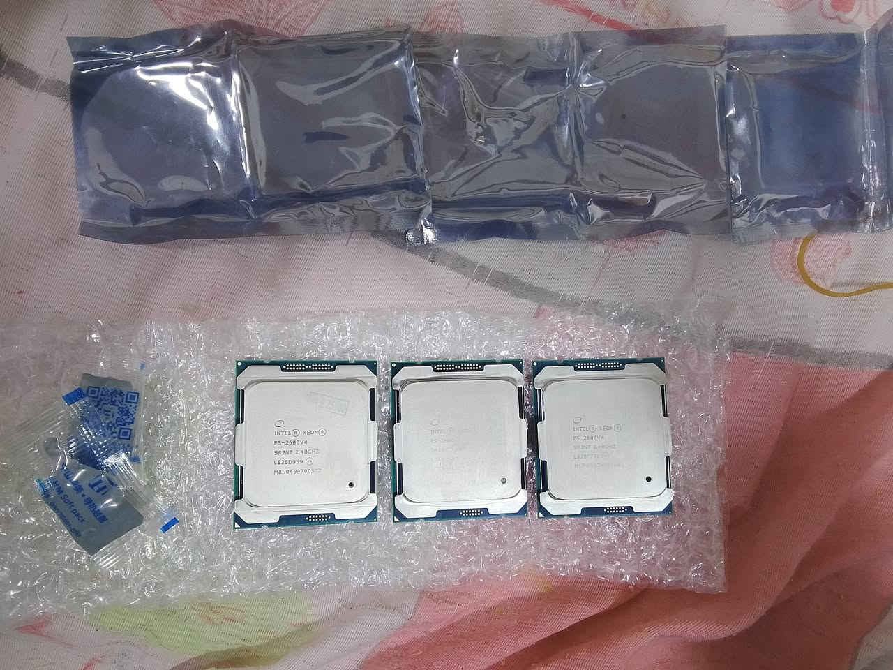 سلام عليكم معالجات ثلاث قطع السعر 2680V4
60 الف


**إذا كنت صاحب هذا الإعلان وتريد حذفه لأي سبب، رجاءا أرسل رسالة إلى الدعم الفني**