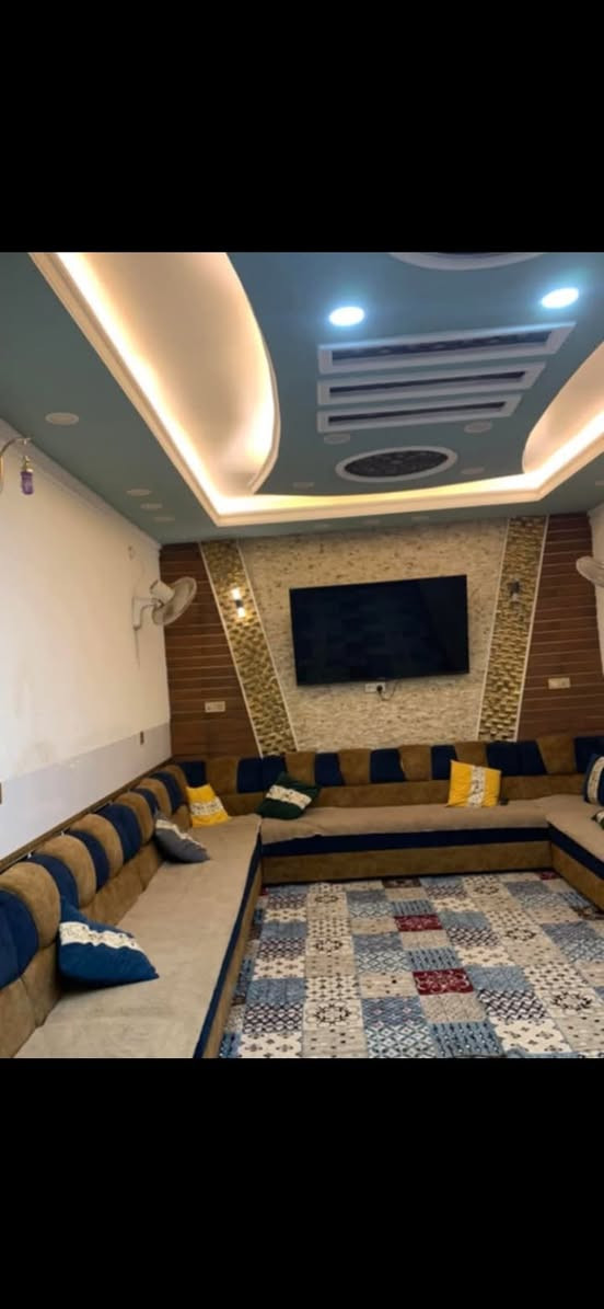 السلام عليكم 
بيت بحي الميكانيك شارع 15 متر مساحته 150 متر عكاده يحتوي على طابقين الطابق الاول يحتوي على غرفتين وصالة ومطبخ وبراني ومنور وصحيات خارجية والطابق الثاني غرفة كبيره جداً  سبعه بخمسه +صاله+غرفه اربعه بالاربعه التفاصيل والسعر.   ***********

***********
للعلم المنطقه ربطو بيها انترنت وأساله وموجود بيها شركه
