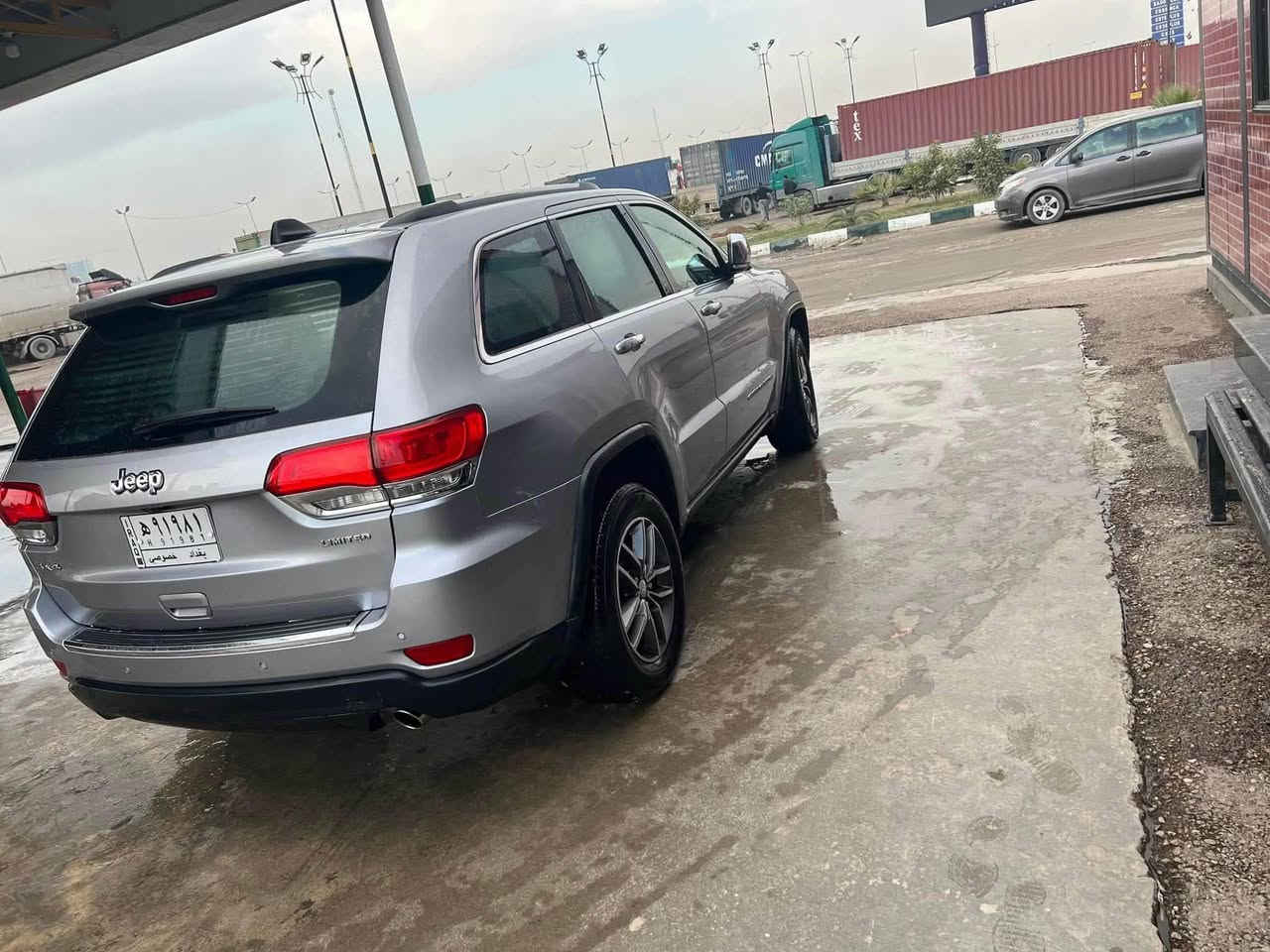 جيب ٢٠١٧لمتدد للبيع فول موصفات حادث قطعتين
سعر ١٩٥  رقم بغداد ***********
