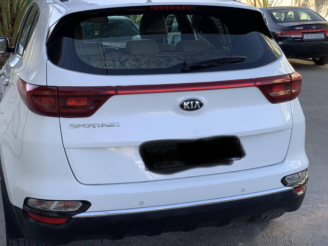 🔥 للبيع – كيا سبورتاج خليجي 🔥
📍 استلام شركة
🚗 الموديل: 2020
🎨 اللون: أبيض صدفي
رقم￼ بغداد
⚙️ المواصفات:
محرك 2000 سي سي (DOHC)
إشارات بالمرايا
حساسات أمامي وخلفي
مثبت سرعة
بلوتوث
ويل قياس 19
قطعتين تبريد
تحكم بوضعية القيادة
كشنات مخمل وجلد مغلفة نايلون ع وضعية الشركة
تخم تايرات جديد
تغليف أرضية السيارة والصندوق جلد
الكشنات مغلفة درشمة ماركة ولفت
📊 الحالة:
✨ عداد المشي : فقط 47,600 كم
✨ استخدام خفيف وحالة ممتازة
🛢️ العناية بالمحرك:
استخدام بنزين محسن فقط
استخدام زيت (XADO Black Edition) حصراً
💪 الحالة الميكانيكية:
المحرك بحالة ممتازة ومكفول
منظومة التبريد بحالة ممتازة ومكفولة
📝 ملاحظات :
(تعديل ع البارد  خفيف+ شخوط سطحية+تبديل قطعة الجاملغ بقطعة أصلية بلادي مطابق والقطعة المتضررة موضحة السونار +  الصور
ملاحظة /السيارة اني مستلمه زيرو من الشركة
صورة الجاملغ قبل التبديل مرفقة مع الصور
السعر ١٨$ وبي مجال ان شاء الله
التواصل ع الخاص


**إذا كنت صاحب هذا الإعلان وتريد حذفه لأي سبب، رجاءا أرسل رسالة إلى الدعم الفني**