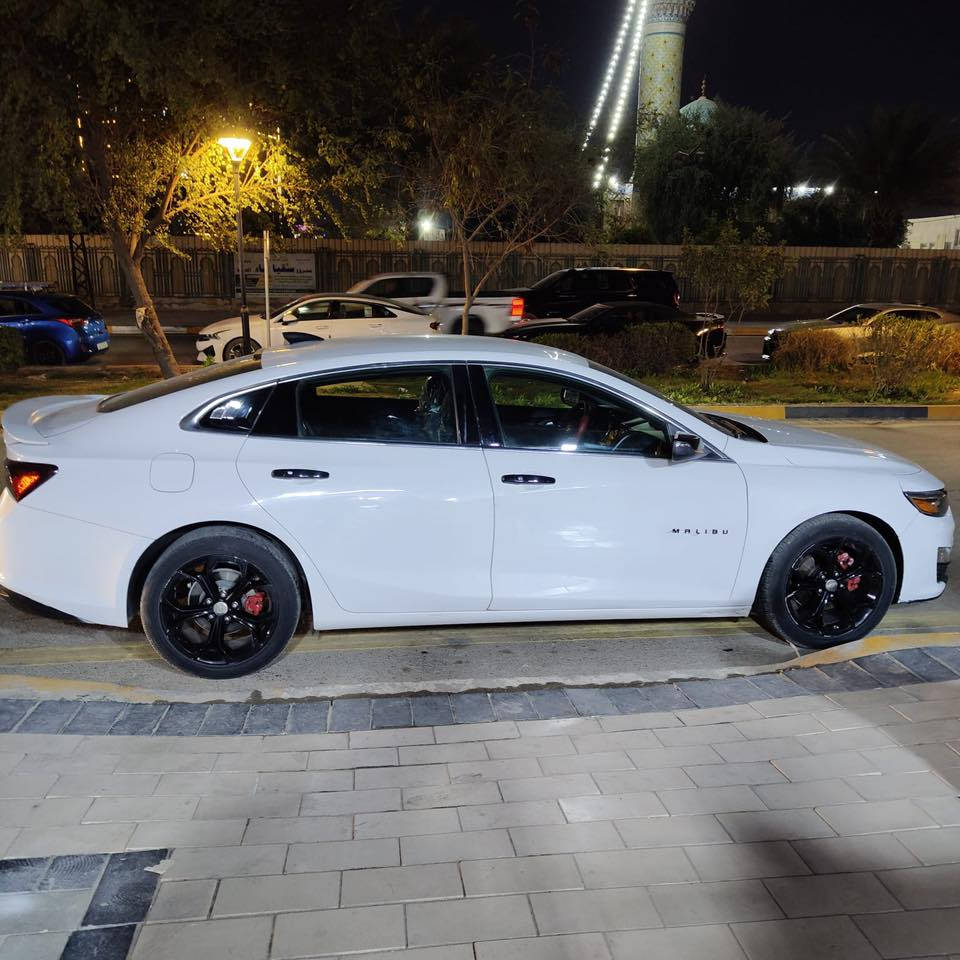 🔥 للبيع — شفروليه ماليبو 2023 رقم بغداد الجديد 🔥  

سيارة نظيفة جداً 
✔️ موديل: 2023  
✔️ اللون: (ابيض)  
✔️ ممشى: (95000) كم  
✔️ وارد: ( أمريكي )  
✔️ محرك اقتصادي وقوي بنفس الوقت  
✔️ شاشة كبيرة + كاميرا خلفية  
✔️ حساسات + مثبت سرعة  
✔️ مكيف ثلج ❄️  
✔️ السياره حادثها سرقه ابواب وبنيد وجنطه الي مشدودات اصليات مال تفصيخ صبغ بطارف الجاملغ الامامي شبر بالسونار يطلع فقط فتح براغي 

السيارة ما تحتاج أي صرف — استعمال شخصي ومحافظ عليها جداً 👌  

💰 السعر:120ورقه قابل للتفاوض تحويل مباشر
📍 الموقع: (بغداد - اليرموك - الاربع شوراع)  
📞 للتواصل :***********

الي يريـد سيارة شبابية، مريحة واقتصادية…
