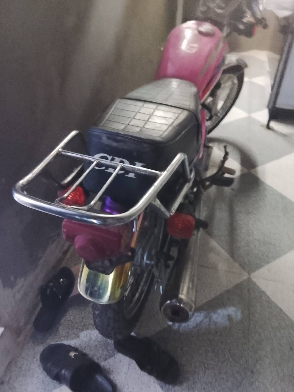 سلام عليكم دراجه للبيع موديل ١٥ اوراق اصولي المكان كوت لاستفسار اتصل على الرقم***********
