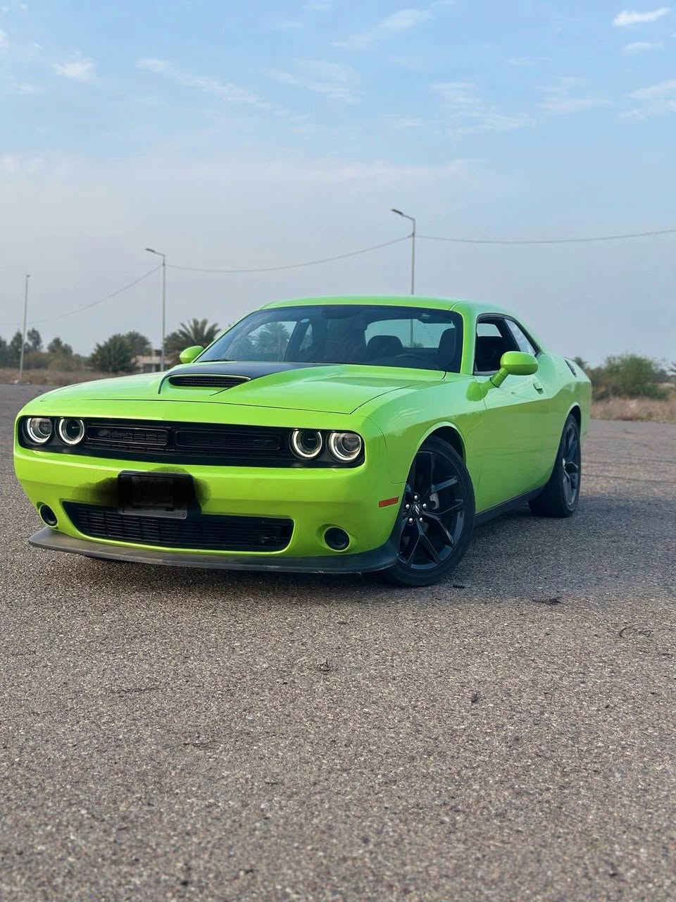 السلام عليكم 
--------------
 ☎️  ***********
———————-
للبيع فقط 🫡 
جالنجر 💚2023 
لون  مميز سيارة دخول جديد مرقم بغداد باسمي كامل 🆕 
6سلندر 3600
 
—————————————
مواصفات فئة GT معروفه 
بصمه ابواب 
بصمه تشغيل عن بعد 
شاشه كار بلي 
كامرا 
حساسات خلفية 
تبريد قطعتين 
ويل 20 شكل GT
بنيد GT 
كشن كهرباء ⚡️ 
وباقي المواصفات معروفة 🫡🫡
 
————————————-
سياره حادثة بنيد فقط بدون دواخل  🤩🫡🫡
سياره نظيفة جدا بدون ايرباك بدون اي نقص جاهزه 
ماشية32 الف مكينه وكير وشاصي مكفول  على وضع الشركة 
——————————————————-
مكانه :- بابل - حله 
السعر :- 230 المصيب, بابل
