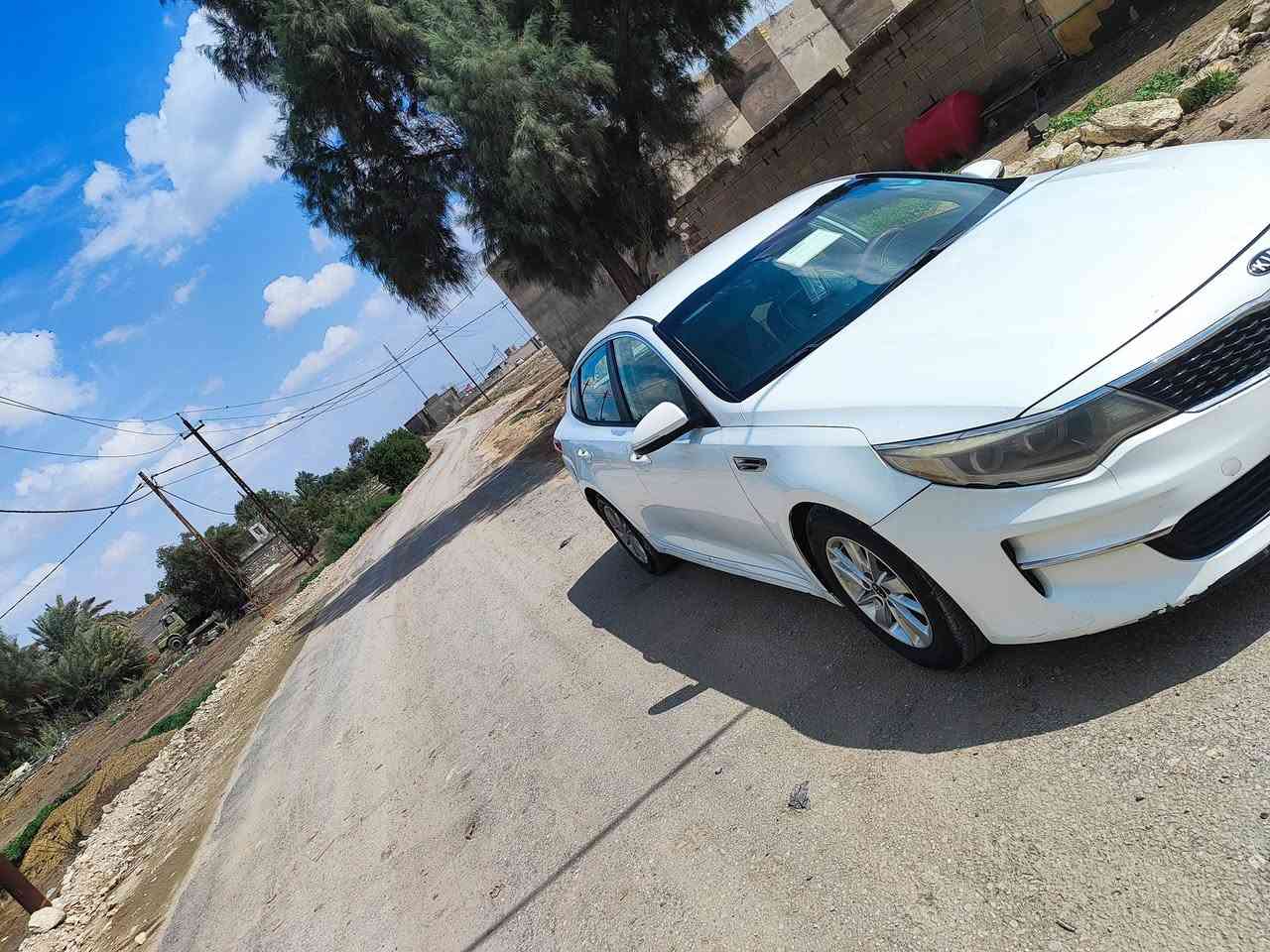 اوبتيما 2018خليجي مكينه 2400دوش تخم تاير حدادديه كارتون باتري جديد صار يومين من شديته مكينه وكير شرط سياره جاهزه رقم مثنى مداور ثاني يوم سياره بيها قطع صبغ رش مكفوله من التصليح والتكم والضربه العابره  السعر147$وبيها مجال مكان المثنى الرميثه الاستفسار اتصال ***********
