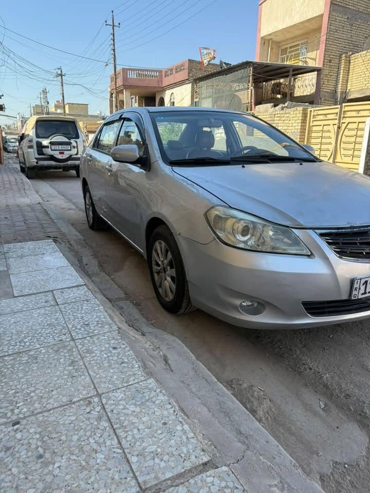 السلام عليكم BYD.  G3 2013   كير اوتو المرغوب ماشيه 125 فقط كير ومحرك مكفولات حتى من الفتح  مكفوله من ضربه وصبغ وتبديل وجراد بيها شي كلش بسيط جراد بل تكمه يعني خيال الباقي مكفول من الجراد وبيها طخة بسيطة بكرن الجاملغ الخلفي وصلحه على كدها فقط رقم بغداد انكليزي بسمنا تحويل مباشر صدر تخم تاير تبريد باتري كله جديد سنويه جديده هزه جديده سياره فول مواصفات كير اوتماتيك كيرها مكفول من كلشي سياره مابيها نقص وكامله من النقص حلوه ومرتبه ومابيها جراد مابيها خياسات  وجاهزه على اخر حبايه مكاني بغداد سعرها 50 وبيها مجال حك الجيه رقمي
***********
