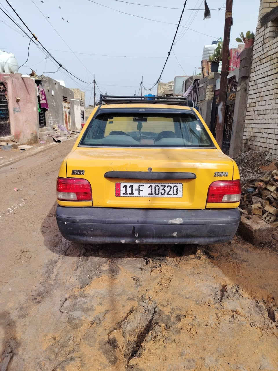 السلام عليكم سياره سايبه موديل2011نضيفه حلوه بلاديه شواصي جديده مكاني مدينة الصدر السعر 30وبيه مجال رقم ***********
